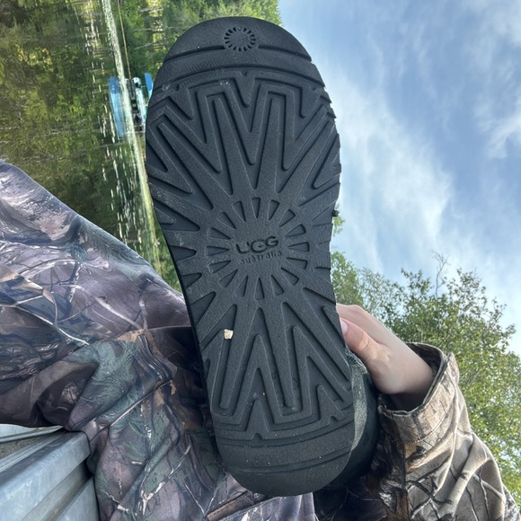 UGG Australia Tripple Bailey Button Boots - Picture 6 of 6